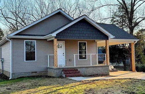 Benton House | New construction 3-bedroom home less than 1 mile from Kentucky Lake