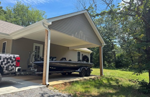 Benton House | New construction 3-bedroom home less than 1 mile from Kentucky Lake