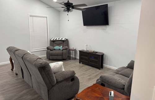 Benton House | New construction 3-bedroom home less than 1 mile from Kentucky Lake