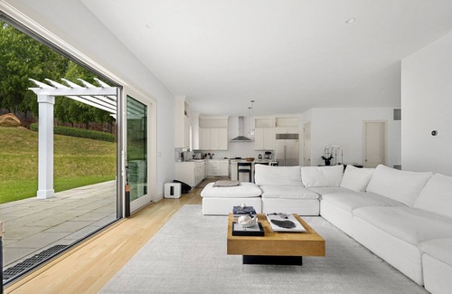 East Hampton House | New Construction East Hampton Luxury; includes vehicle with beach parking pass!