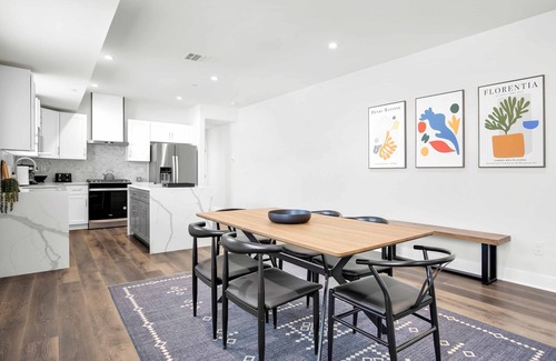 Historic Filipinotown House | New Construction Elegantly furnished near Downtown & Hollywood