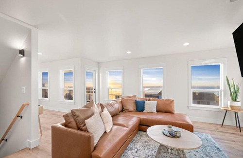 Lincoln City House | New construction in 2025, Ocean View, Hot Tub, Arcade, Sleeps 20