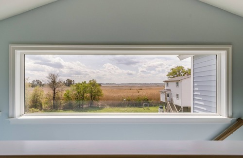 Broadkill Beach House | New Construction! Pet friendly, steps to the beach and water views