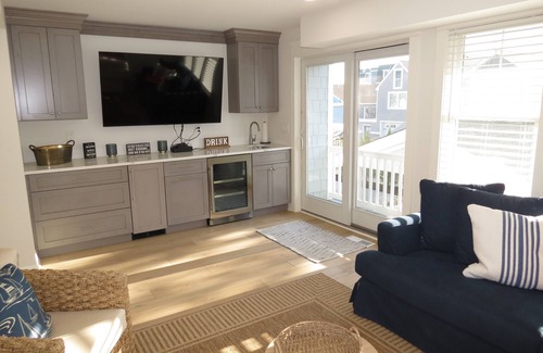 Avalon House | NEW CONSTRUCTION, RENTAL LISTING IN AVALON, FILLING UP QUICKLY!