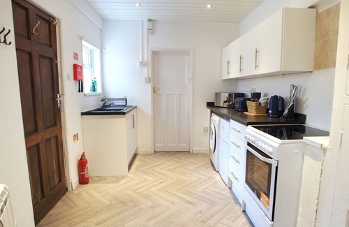 Morecambe Apartment | New! Cosy 1 bed Apartment - Business & Leisure