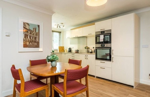 Kew Apartment | NEW Cosy 1BD Flat close to Kew Gardens Richmond