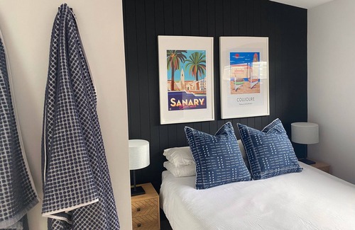 Terrigal Cottage | New cottage w/ outdoor spa/private deck, 10 min walk to Terrigal/Wamberal beach