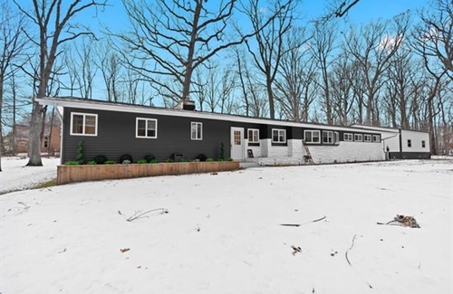 Rochester Hills House | NEW! Cozy 3BR Home|Gym, Game Room & Prime Location