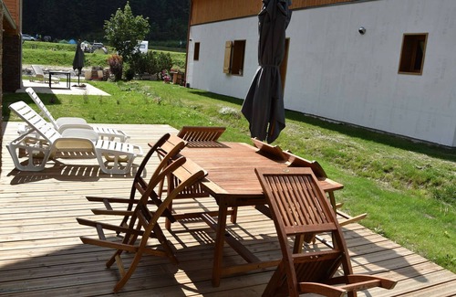 Pralognan-la-Vanoise Ski Chalet | New Cozy Chalet, Near Center, with Terrace & Parking