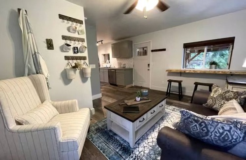 Buffalo Soapstone Cabin | New - Cozy Cottage 1 bedroom getaway mountainside