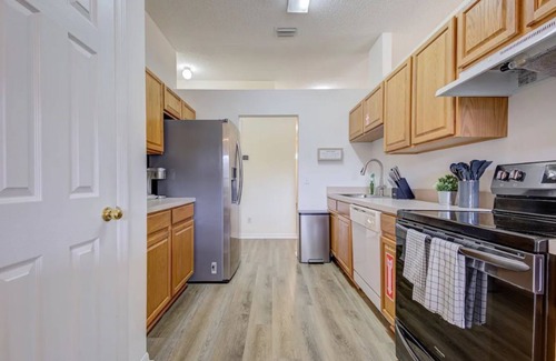 West Melbourne House | 🏖NEW! Cozy & Luxury LAKEVIEW home - Close to beach