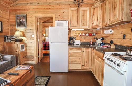 Grand Lake Cabin | NEW Cozy Pet-Friendly 1 bedroom in the Heart of Grand Lake