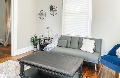Montgomery Cottage | New! Cozy Pet-Friendly/ Free Parking/ Fast WiFi
