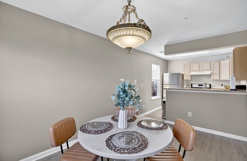 Owings Mills Condo | NEW! Cozy Pikesville Penthouse with Basketball Arcade