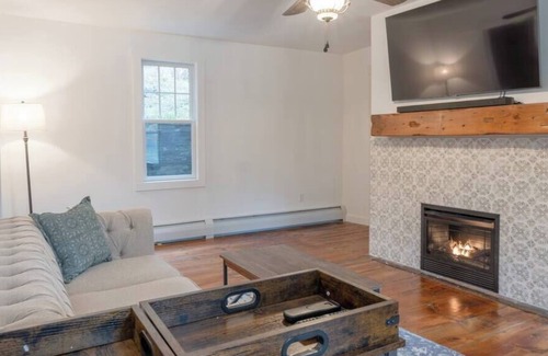 Pond Eddy House | New! Delaware River Canal House with River Access