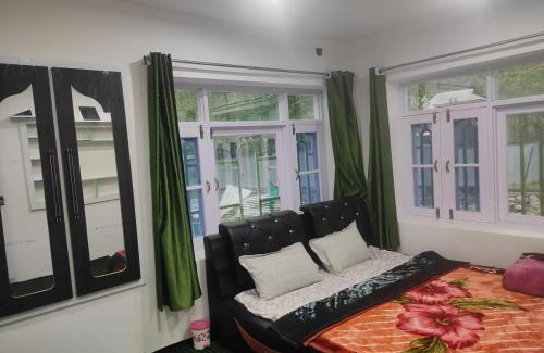 Gulmarg Hotel | New Delight Hotel