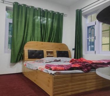 Gulmarg Hotel | New Delight Hotel
