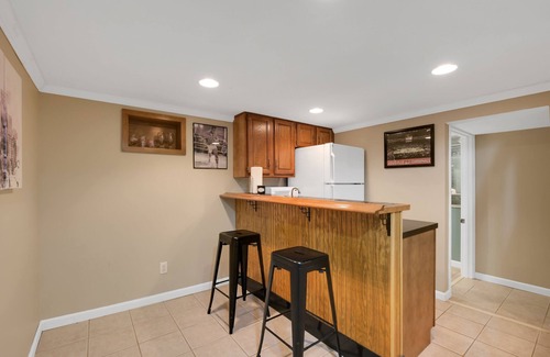 Schnitzelburg House | NEW! ☆ Deluxe on Delor!☑Spacious ☑Accessible ☑Cozy
