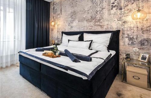 Old Town Apartment | NEW Design & High Standard Apt from 16th Century in Old Town-FREE Parking