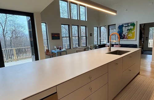 Esopus House | New Designer Retreat ideal for Families