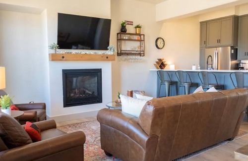 Grand Elk Ranch House | *New* Dog friendly mtn getaway. 3br/4ba, ski, golf, hike!