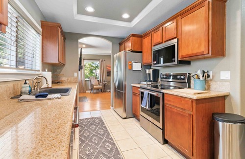 Morris Hill House | NEW! Dog Friendly w/Quaint Back Patio & Corn Hole | > 5 min to BSU | Walk to Coffee & More