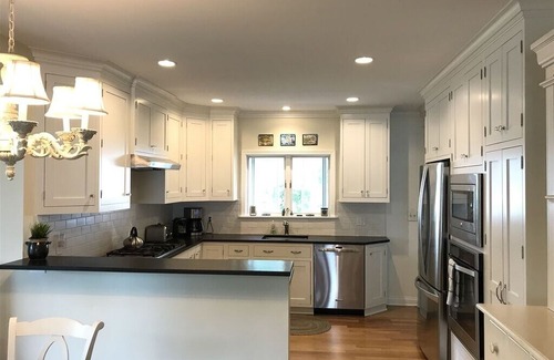 Harbor Springs House | New downtown Harbor Springs large groups, wedding parties, famiyl gatherings,