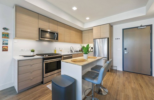 Civic Core Apartment | NEW DT San Diego Stay Queen Bed, Pool & Sauna