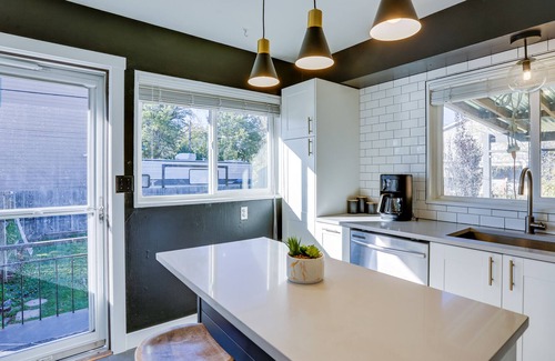 Englewood House | NEW! Englewood Getaway < 10 Mi to Downtown Denver!