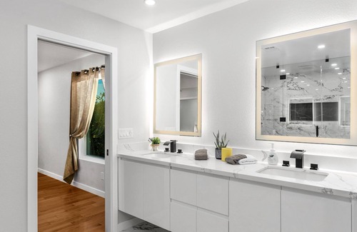 Clairemont Mesa East House | New Entire Bella House San Diego w/Pool