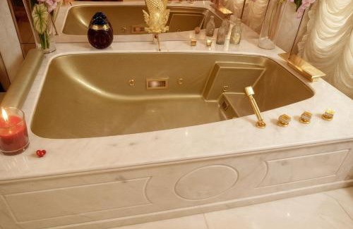 Chaillot Apartment | NEW ÉTOILE Arc de Triomphe renovated March 24