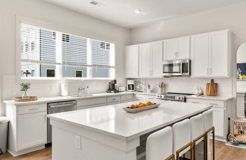 Chosewood Park House | New, EV Charger, Free Garage Parking, Outside Space, Pet Friendly, Near GA World Congress Center