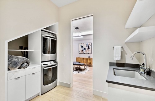 Whitefish House | New, Executive Luxurious Townhome, Downtown Whitefish, Amazing Views, Sleeps 8!
