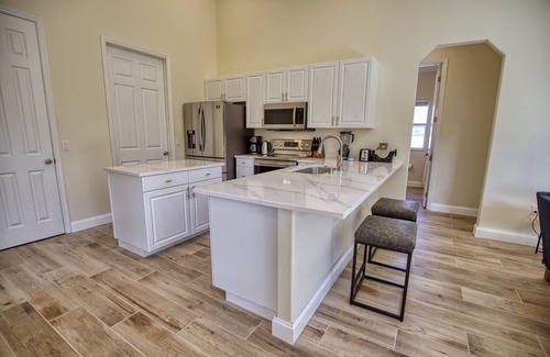 Englewood East House | NEW! Family Friendly, Newly Renovated, Extra Clean, 10 min from beach