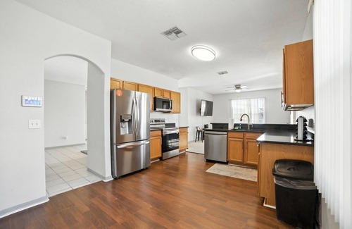 Sunset Ridge Villa | NEW! Family Retreat with Private Pool near Disney!
