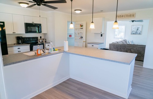 Luray Other | NEW! Farmhouse- Backyard of Shenandoah Nat'l Park