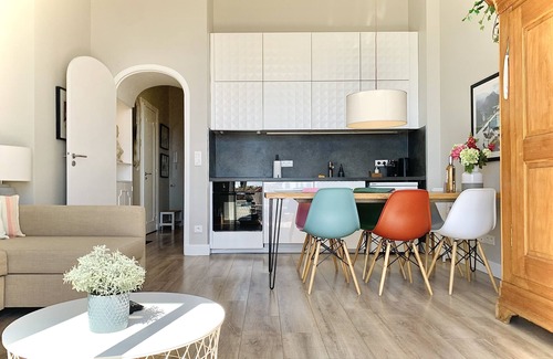 Les Baumettes Apartment | New flat with sea view & garden on the Promenade