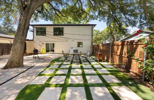 Flower Mound House | New! Flower Mound Home with Pool and Firepit