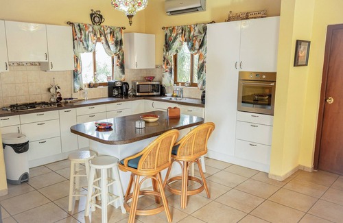 Opal House | New for Rent Ocean View w/Pool - 4 Min Walk to Ritz Carlton & Marriott Beaches