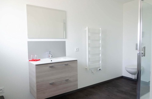 Gunstett Apartment | New, fully-equipped studio