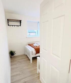 Newark Apartment | New fully furnished cosy home