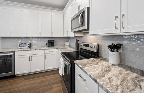 Lake Oconee House | New Fully-Furnished Carriage House in Harbor Club (gated) community