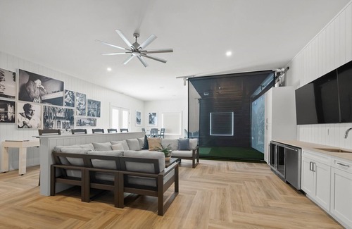 Siesta Key House | New-Golf Sim,Rock Wall,Shuffleboard,Waterslide,Grotto,Jumping Platform,Lake View