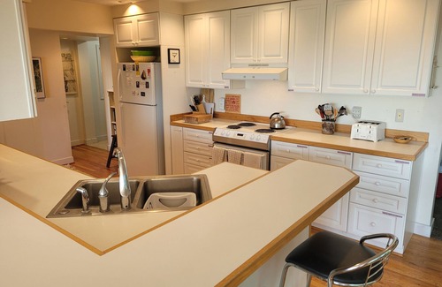 Frankfort House | New! Great Lakes Getaway - incredible Lakefront Location! Walk to beach and downtown!