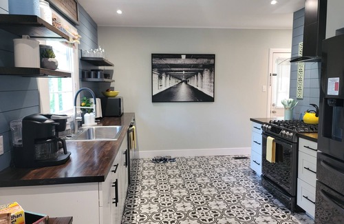 Hot Springs House | NEW! Great LOCATION! Updated! Walk to Oaklawn! 5 minutes to Downtown! Dogs OK!