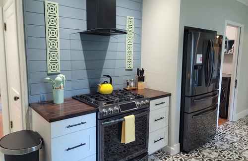 Hot Springs House | NEW! Great LOCATION! Updated! Walk to Oaklawn! 5 minutes to Downtown! Dogs OK!