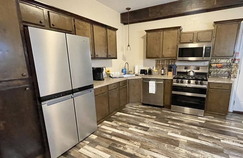 Edgewood House | New Guesthouse with Pool & Hot Tub!