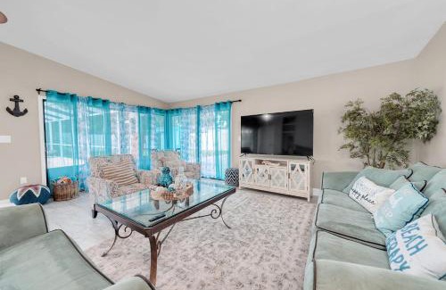 Palma Sola House | New Heated Pool+HotTub + 13 min to AMI+ 4BR 20ppl