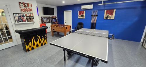 Palma Sola House | New Heated Pool+HotTub + 13 min to AMI+ 4BR 20ppl