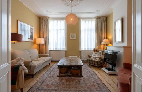 Domburg House | NEW Hello Zeeland - Vakantiehuis Markt 10